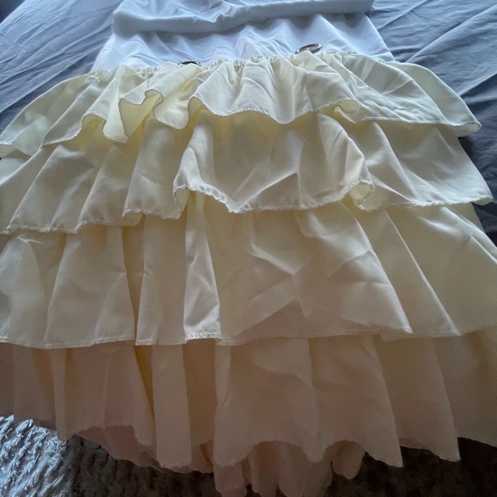 Ruffled white and yellow shower curtain - Picture 4 of 16